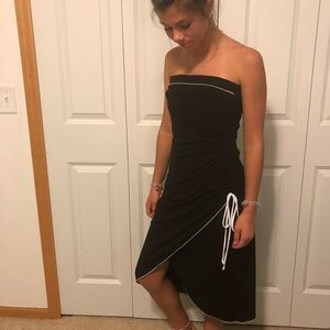 Small strapless black dress